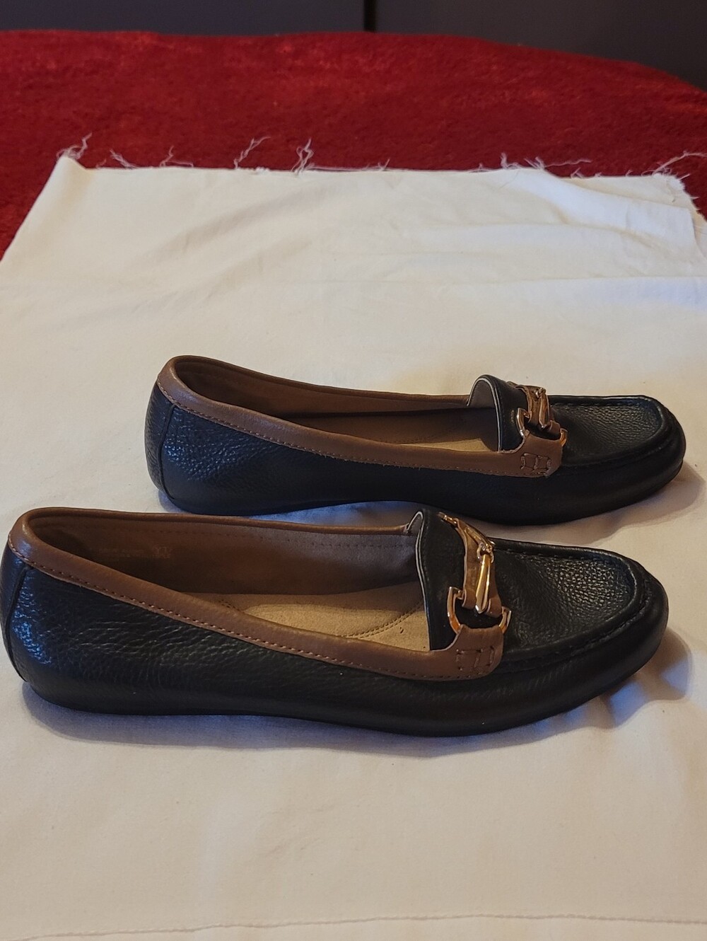 Aerosoles black leather loafers  size 7.5